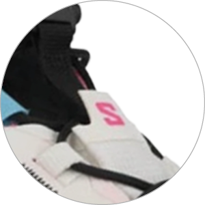 детайл на джобчето за стоперчето на връзките при обувките Salomon Aero Glide 4 GRVL